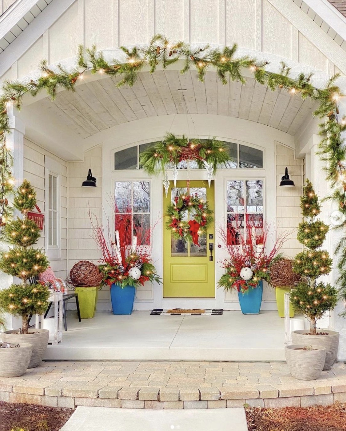 When to Buy Holiday Decorations: How to Decorate for Less Without Missing the Season